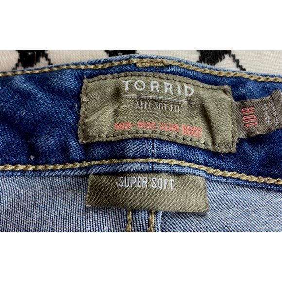 Torrid Women's Mid Rise Slim Fit Boot Jeans Size 18R Light Wash - Picture 5 of 8